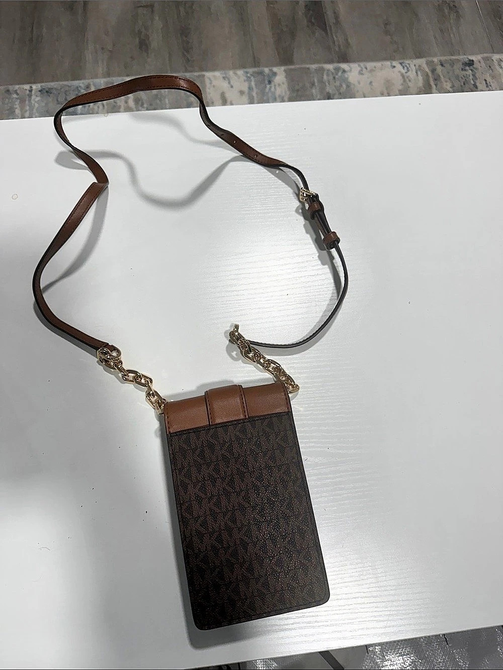 Michael Kors Jet Set Charm Small North/South Chain Phone Crossbody Brown & Black - Picture 2 of 3